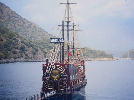 Medusa Boat-厄吕代尼兹必去景点