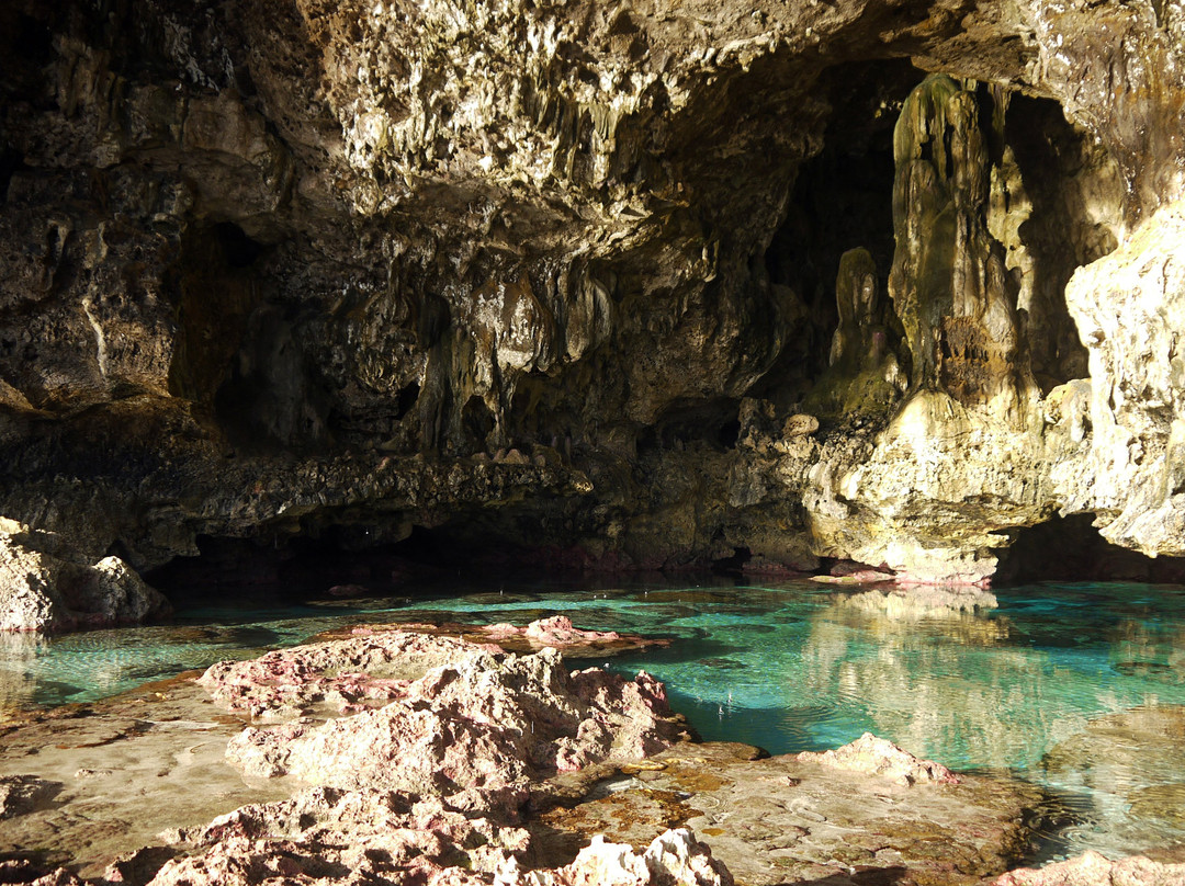 Avaiki Cave景点图片