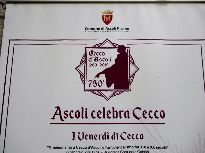 Monumento a Cecco d'Ascoli景点图片