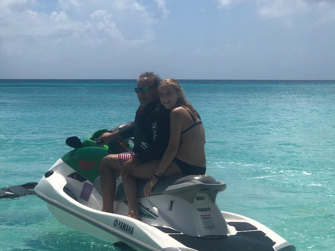 Salt Watersports Cayman-七哩滩必去景点
