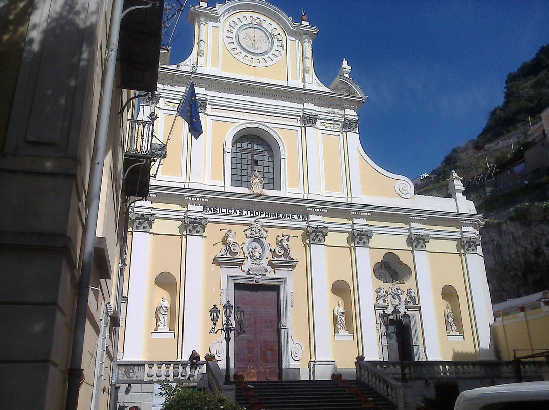 Basilica di Santa Trofimena景点图片