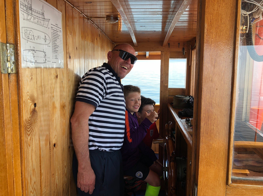 Klinica Boat Excursions景点图片