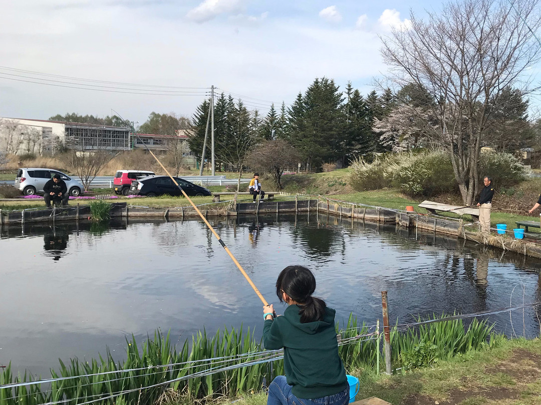 Kambara Fishing Pond景点图片