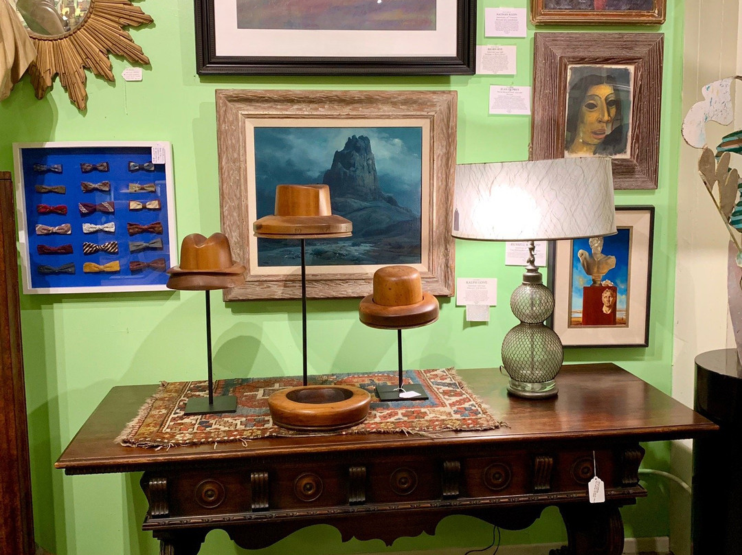 Stewart Galleries-棕榈泉市必去景点