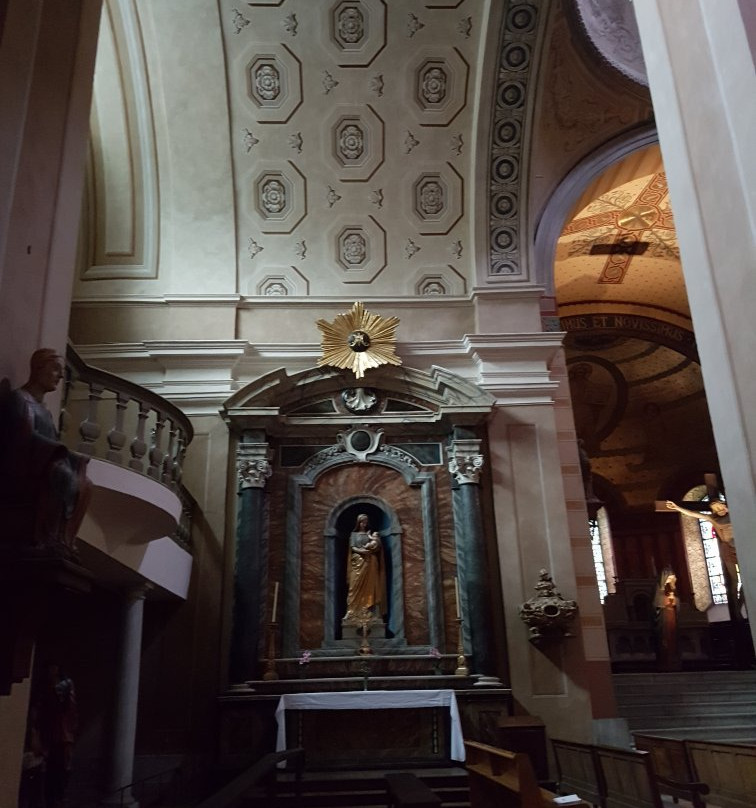 Église de Saint Pierre景点图片