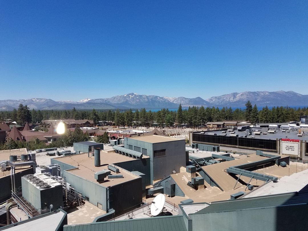 塔霍哈拉斯湖酒店主图