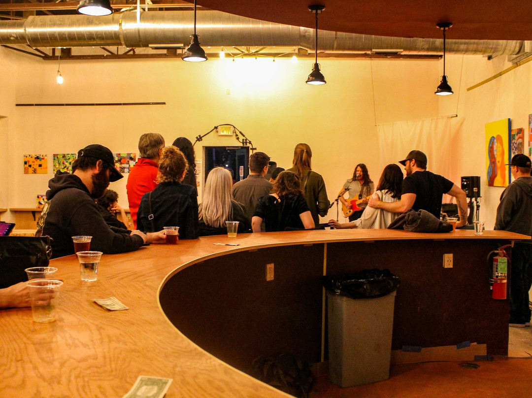 25 O'Clock Brewing Company-厄巴纳必去景点