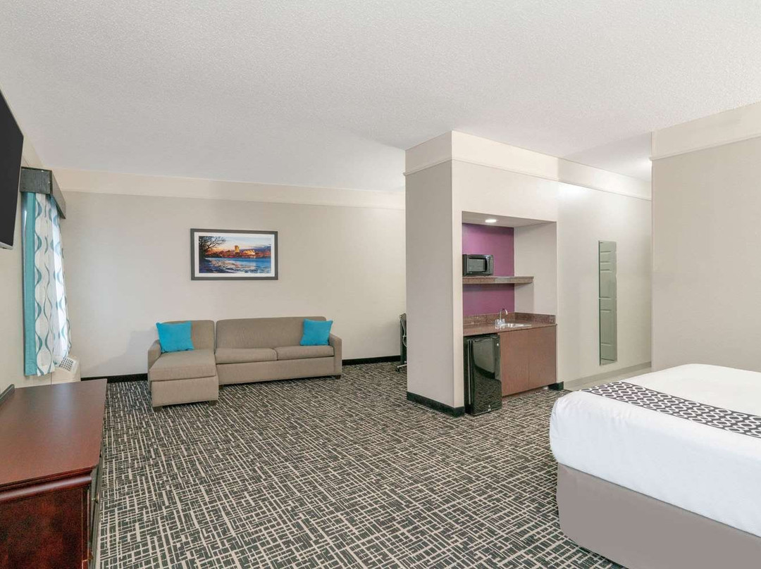 La Quinta Inn & Suites by Wyndham Latham Albany Airport主图