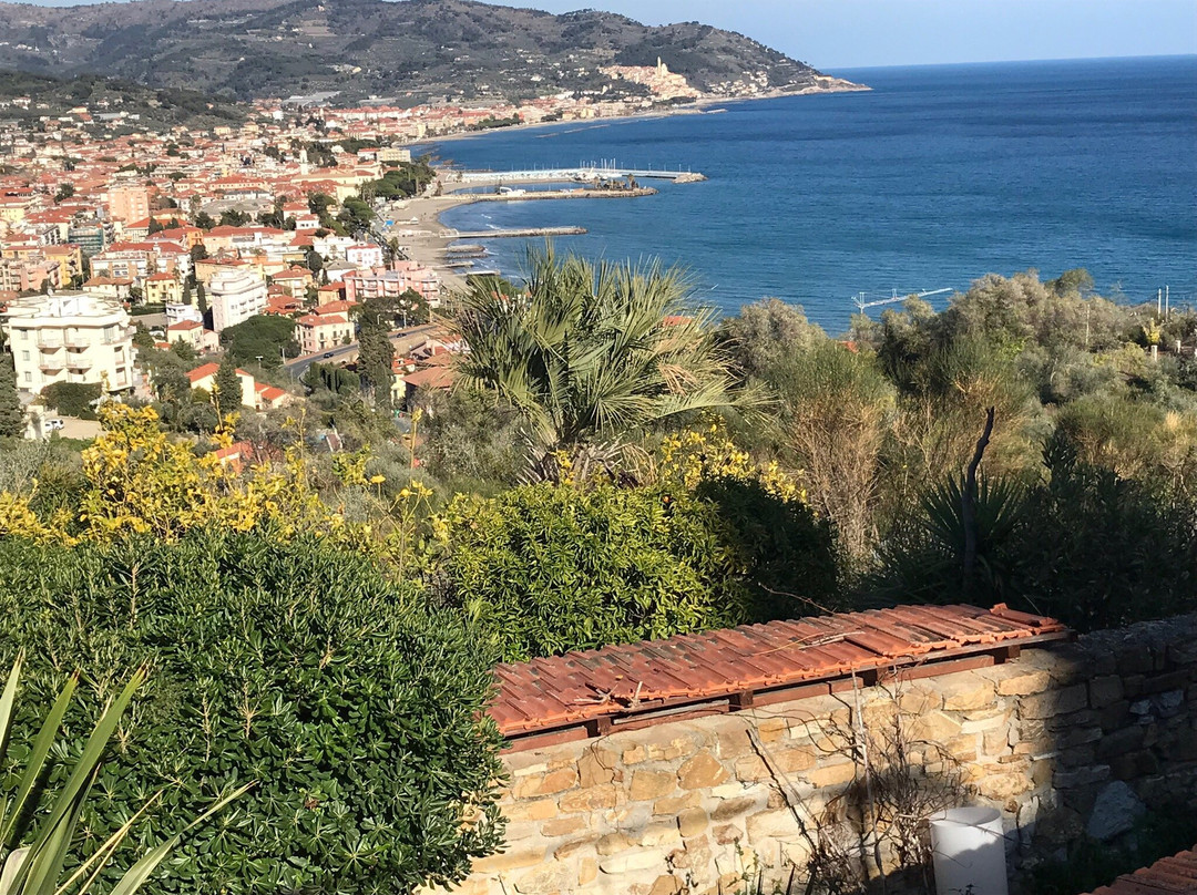 Diano Castello旅游景点-Bar Mazzini - Diano Marina