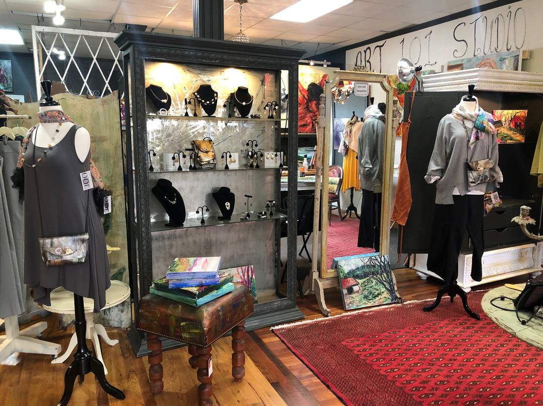 Jeanie O'Neill Boutique & Gallery景点图片