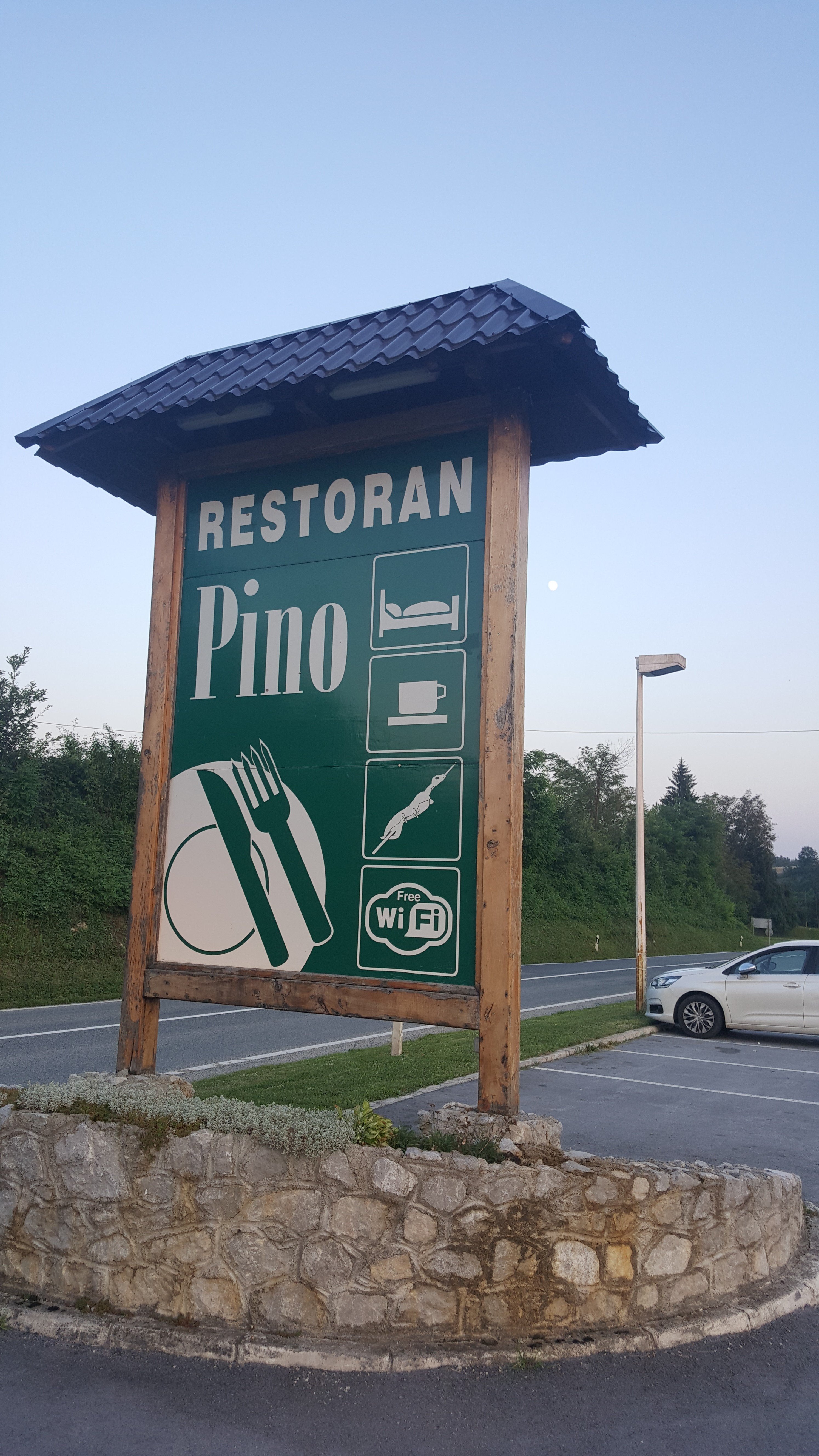 Restaurant Rooms Pino-酒店景观