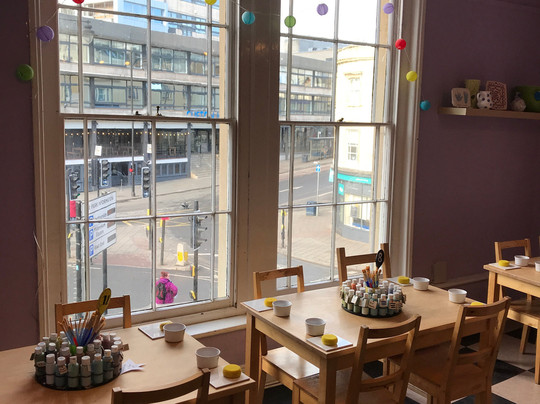 Flying Saucers The Painting Pottery Cafe-布里斯托尔必去景点