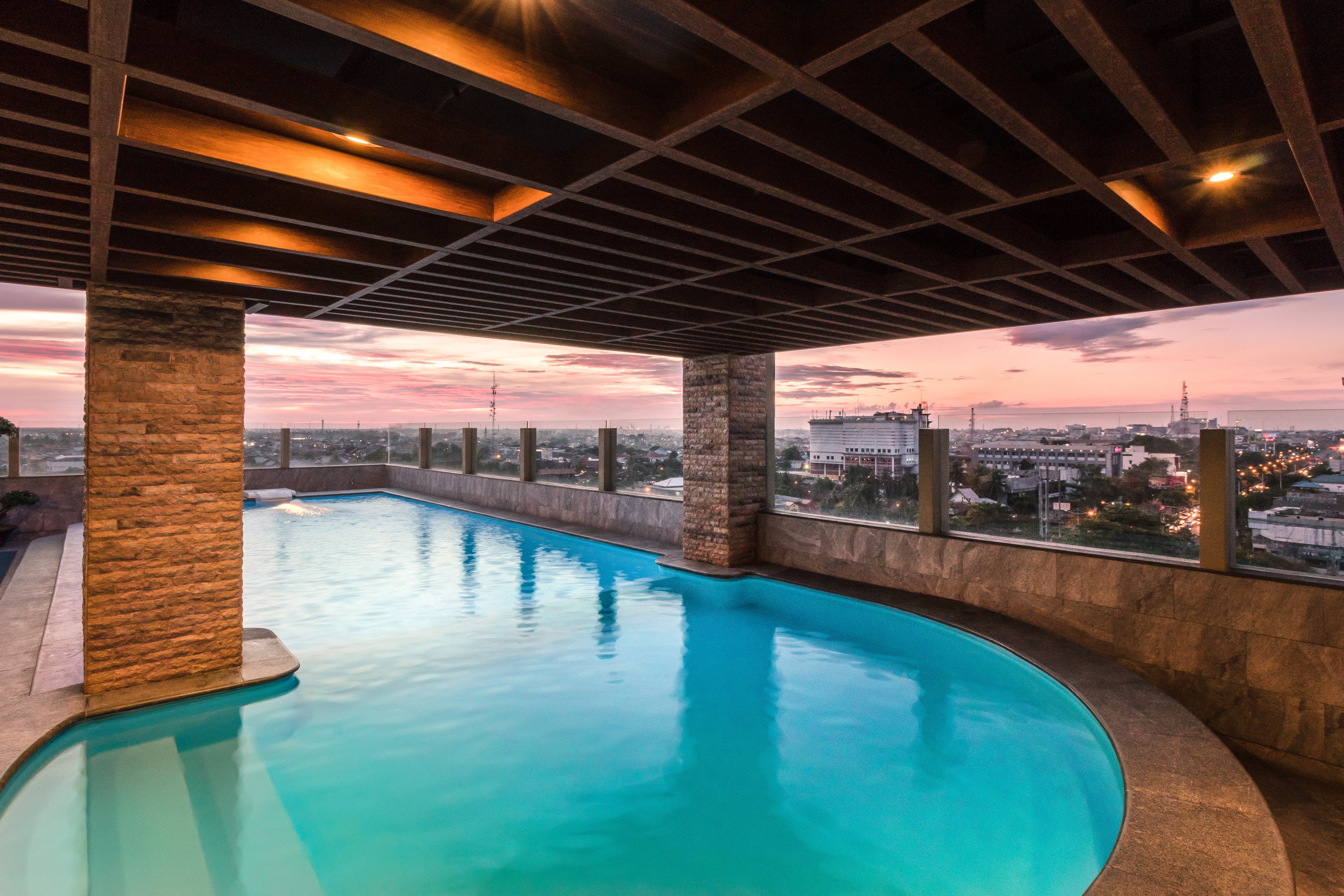 Best World Kindai Hotel-泳池