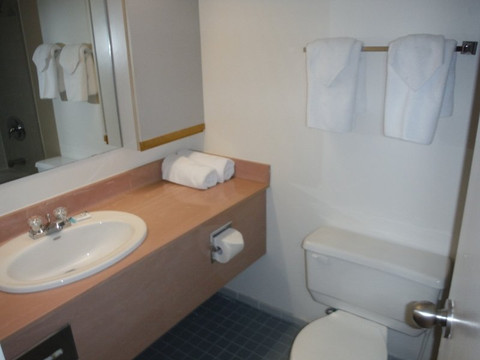 卡地亚广场套房酒店主图