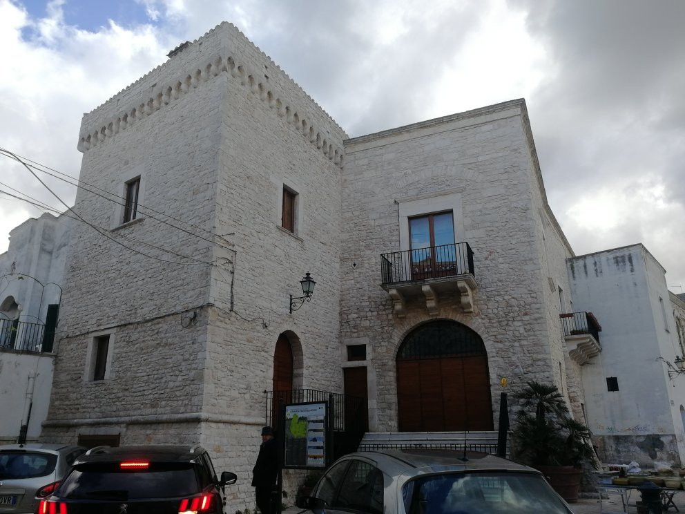 Castello Normanno-Della Tolfa景点图片