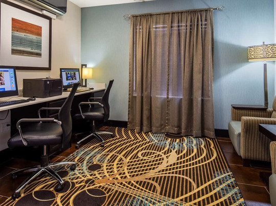 Best Western Plus North Odessa Inn & Suites主图