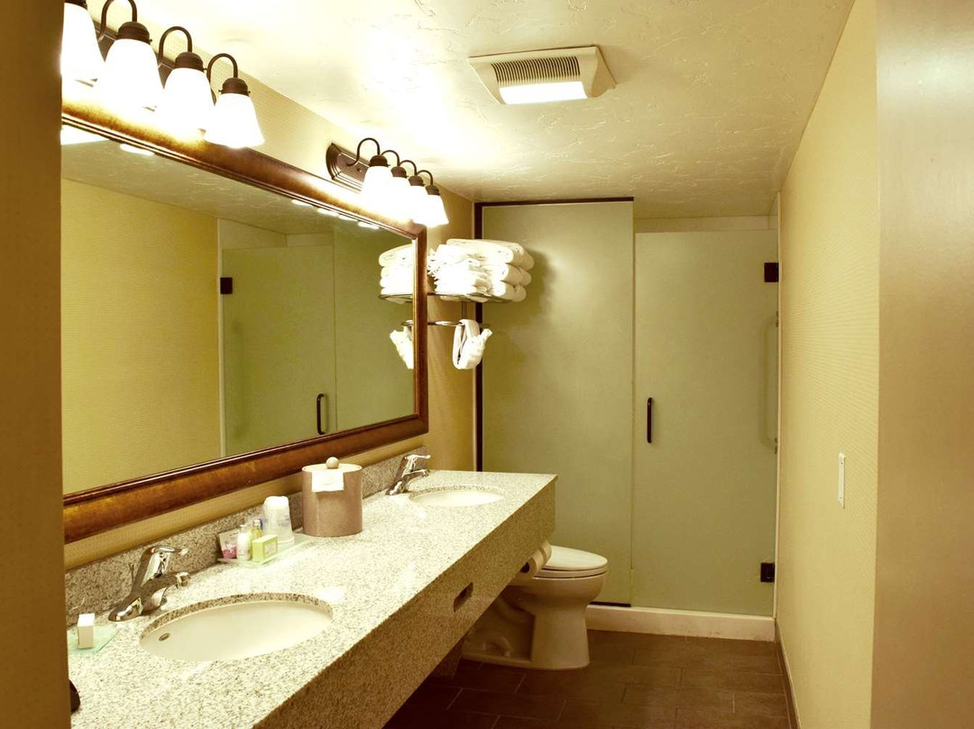 Town & Country Inn主图