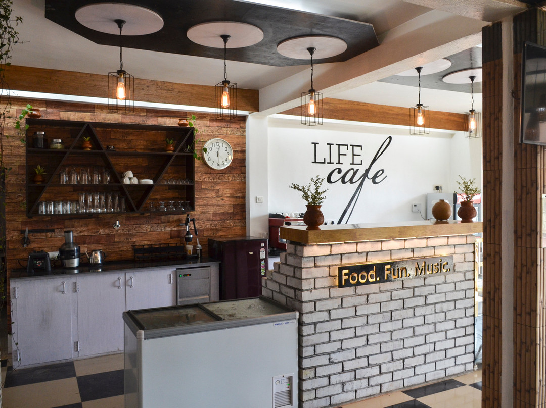 Tamu餐馆和美食-Life Cafe