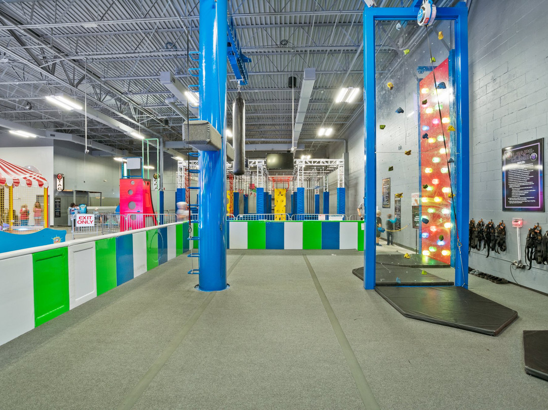 Bravoz Entertainment Center-杰克逊维尔必去景点