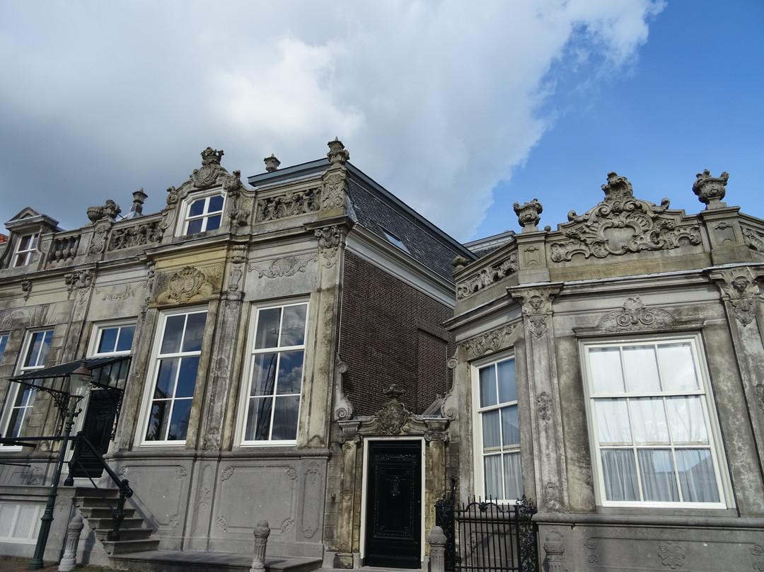 Rijksmonument Snouck van Loosenhuis uit 1742景点图片