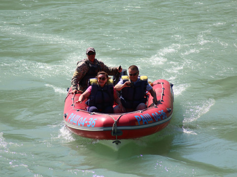 Altai-Rafting-Center-Barangol必去景点