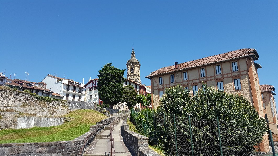 Iglesia parroquial de Santa Maria de la Asuncion y del Manzano景点图片