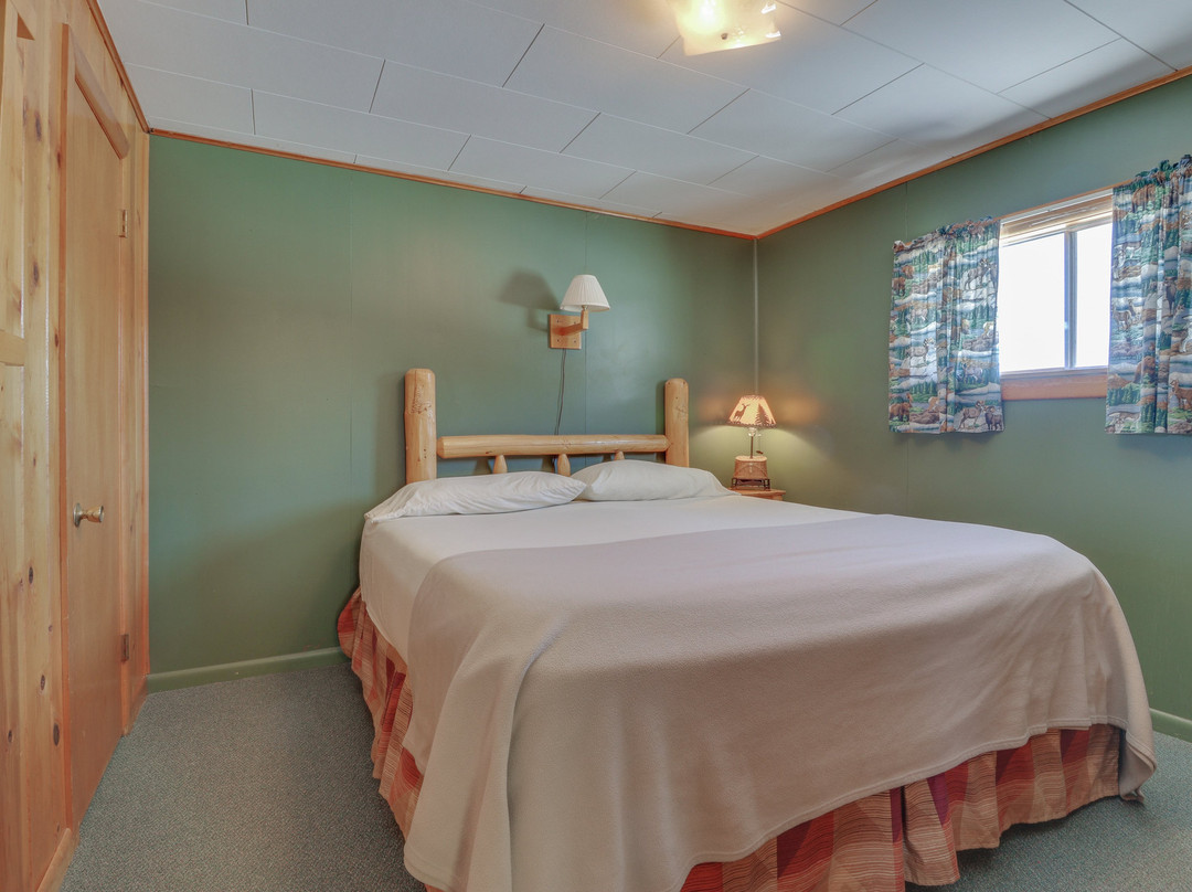 Foothills Lodge & Cabins主图