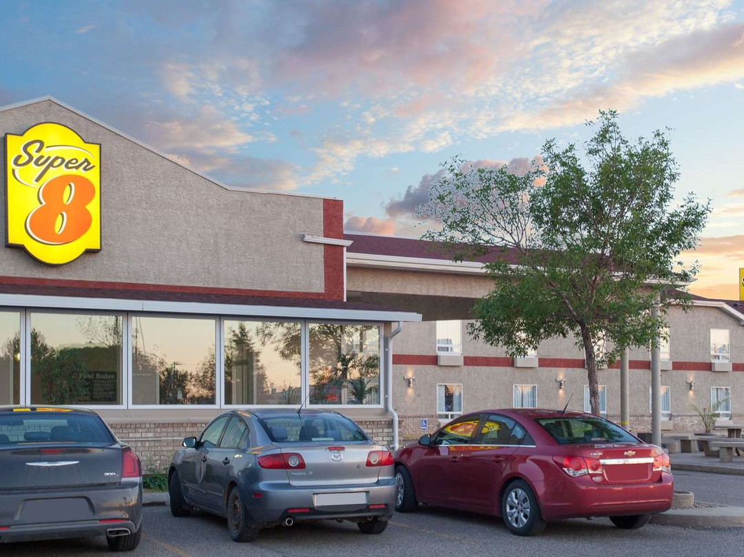 Super 8 by Wyndham Brandon MB主图