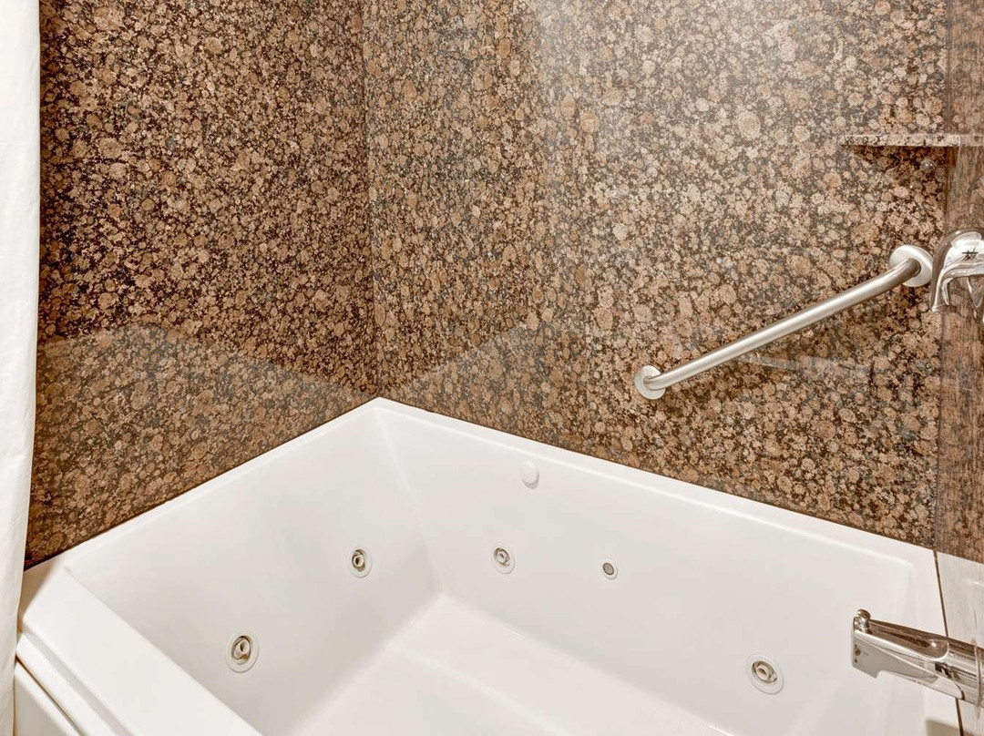 赛普里斯速 8 酒店主图