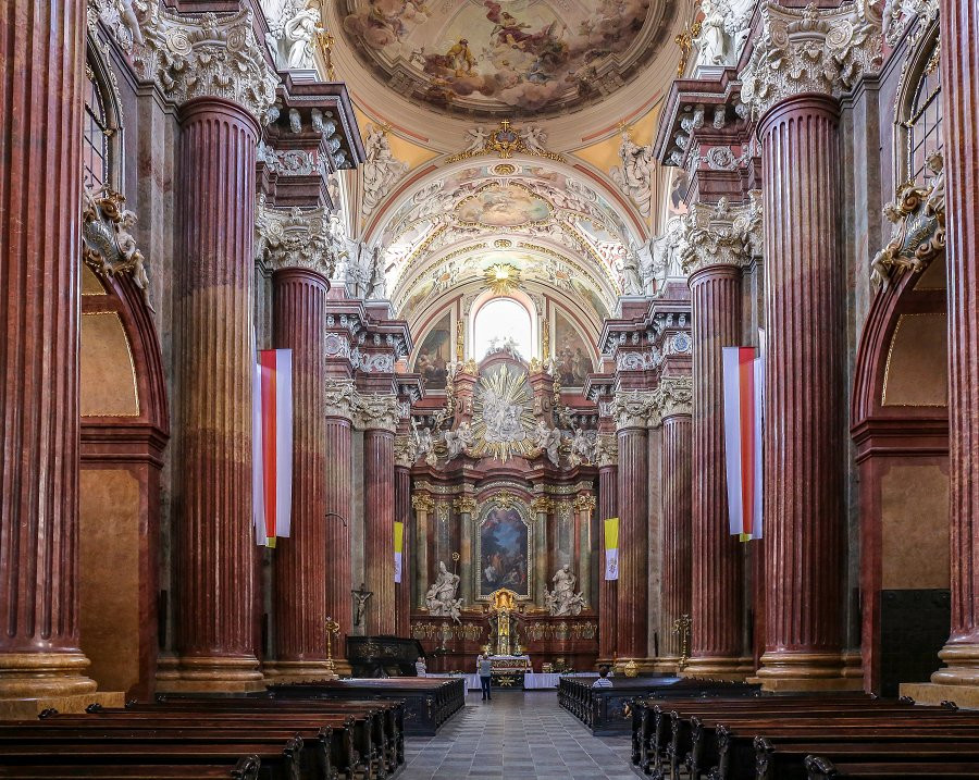 Parish Church of St. Stanislaus (Fara Church)景点图片