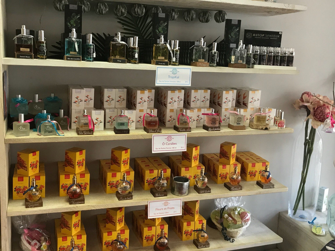 Parfums des îles-圣吕斯必去景点