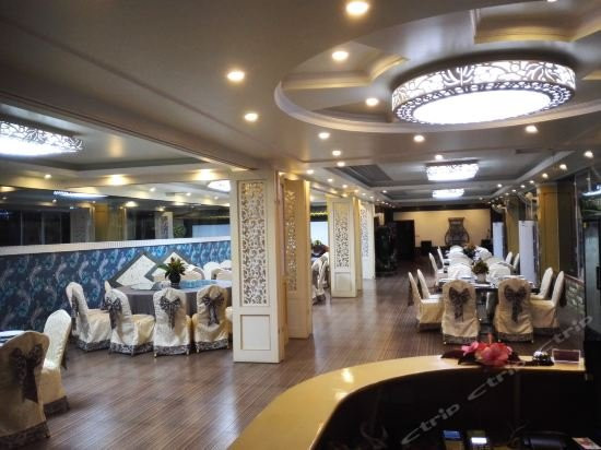 Crystal Palace Hotel主图