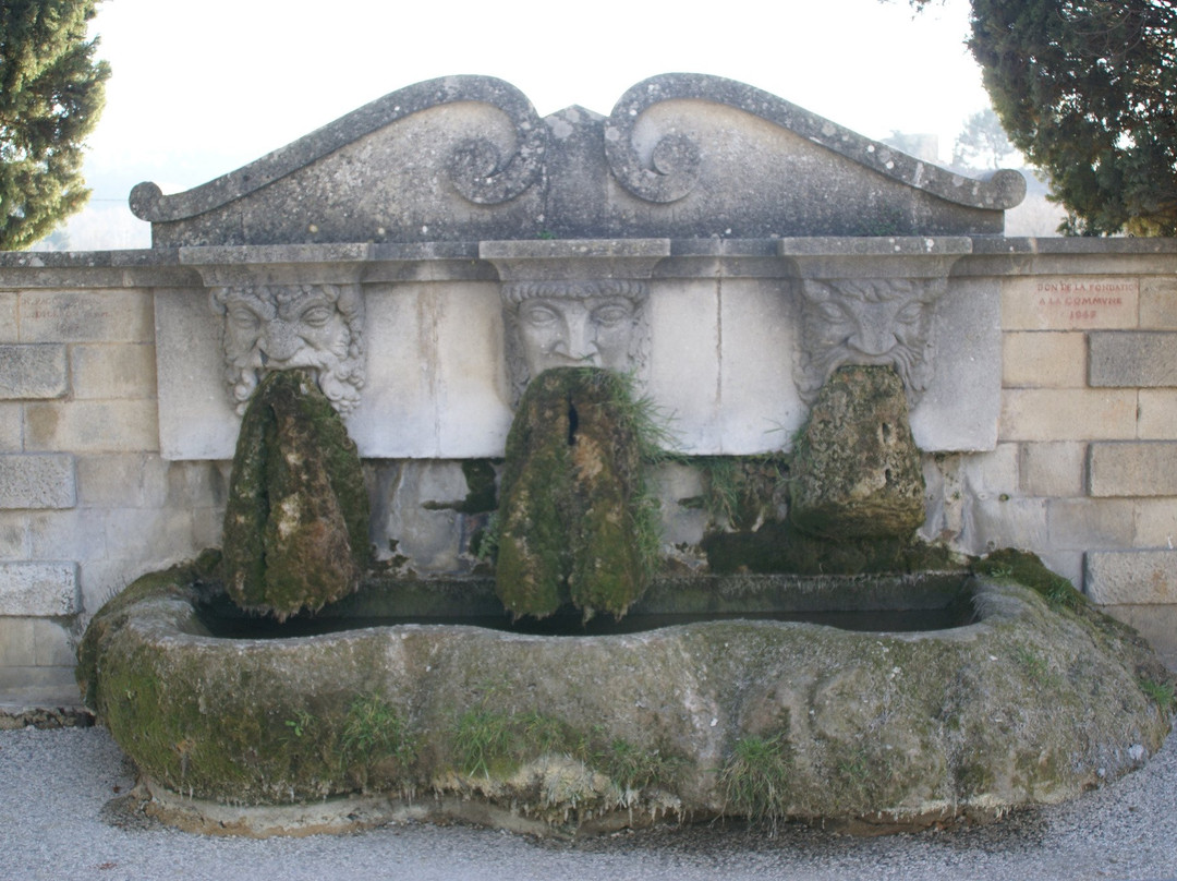 Fontaine aux Trois Masques景点图片