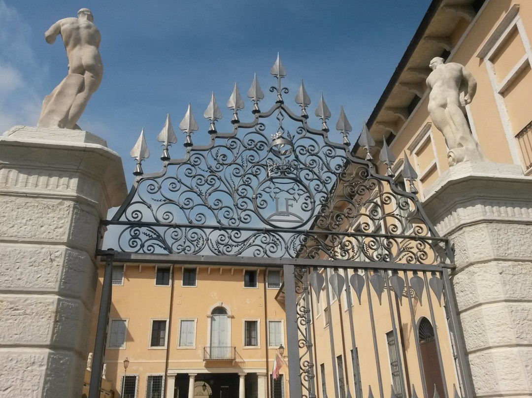 Palazzo Festari景点图片