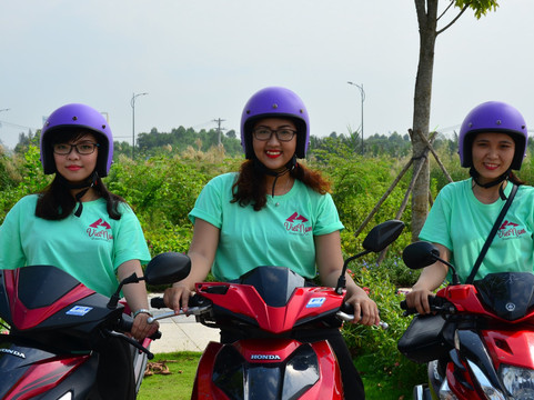 Vietnam On Vespa Street Food Tour-胡志明市必去景点