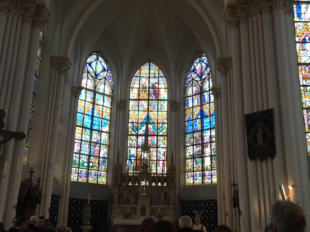 Église Saint-Pierre-Bouvines必去景点