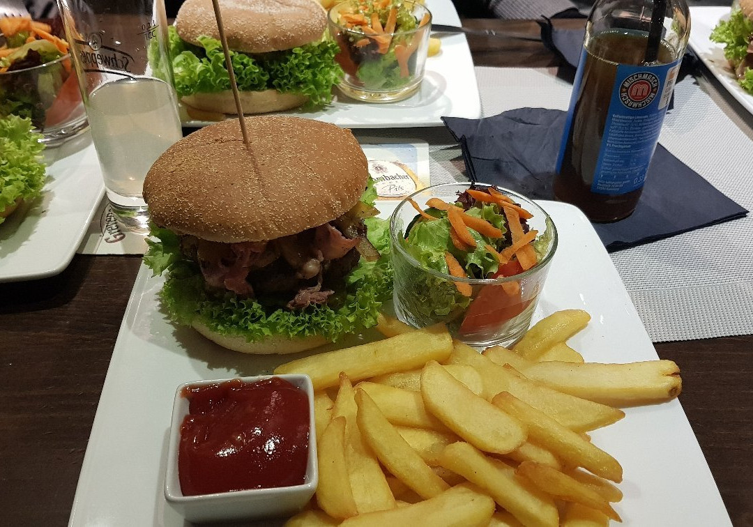 Café + Bistro Potier