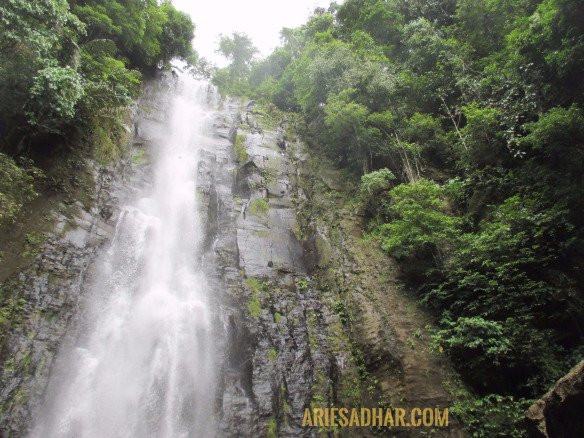 Tunan Waterfall景点图片