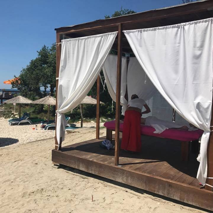 冯塔纳旅游景点-Beach Massage Istria