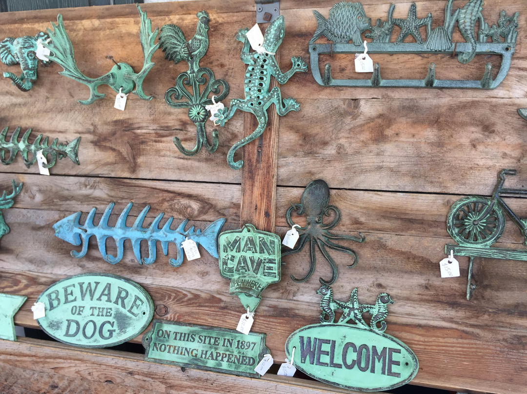 Outer Banks Antiques & More景点图片