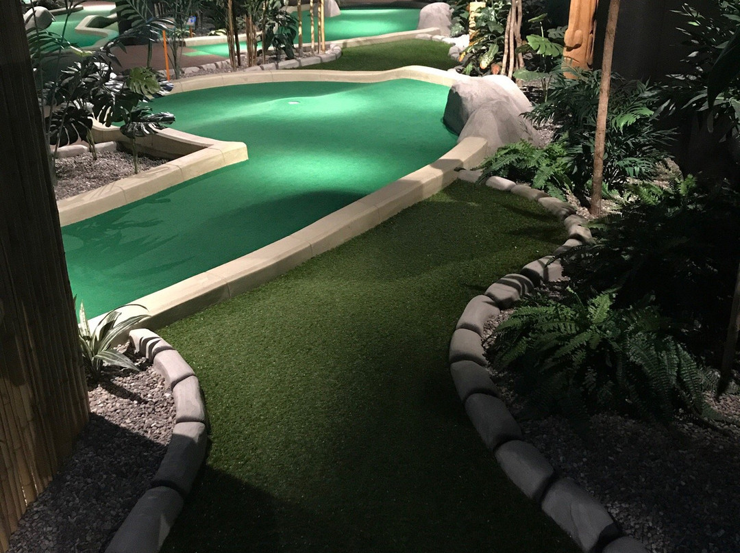 Paradise Adventure Golf
