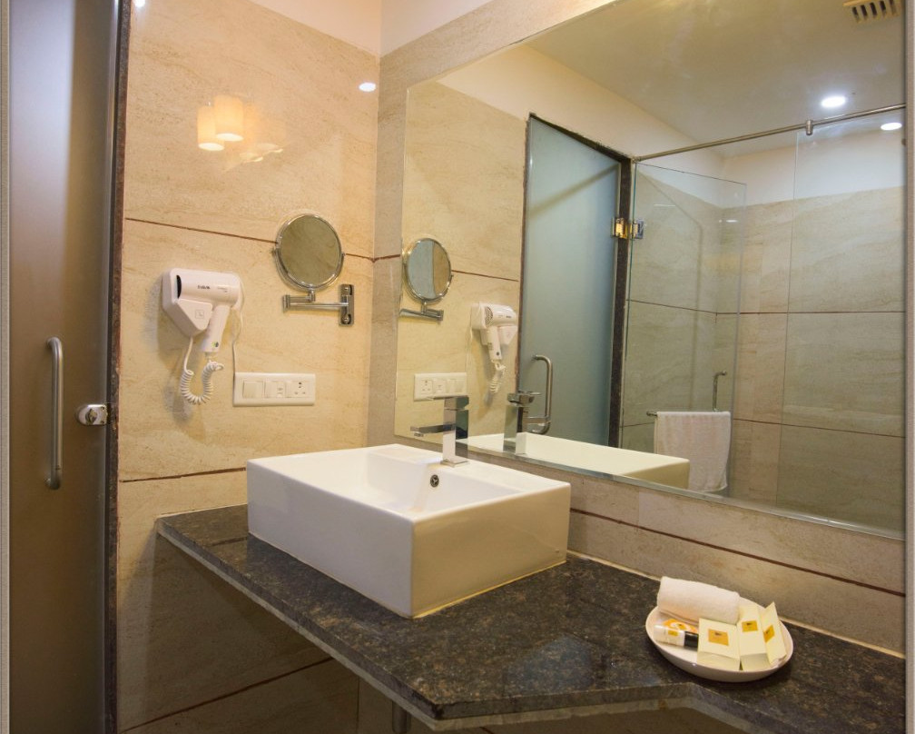 The Celestial Park Hotel主图