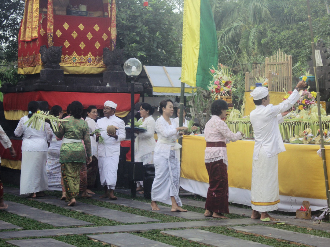 Pura Parahyangan Jagat Guru-塞尔彭必去景点