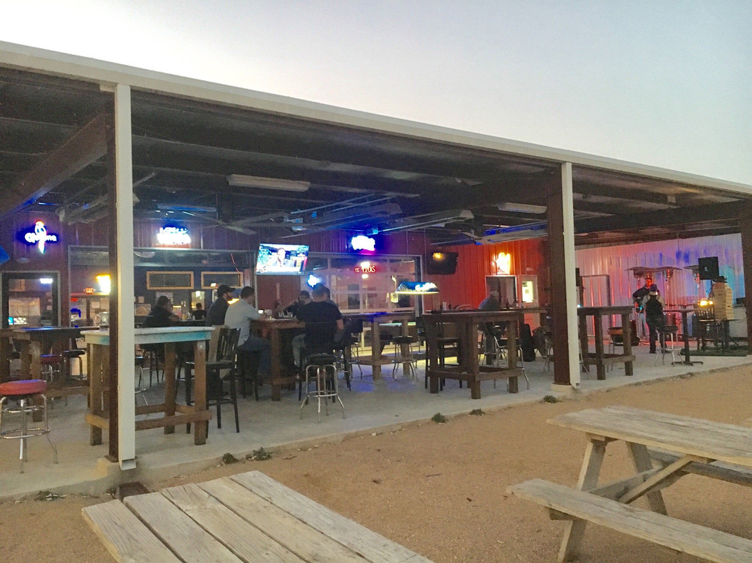 Jokers IceHouse Bar & Grill景点图片