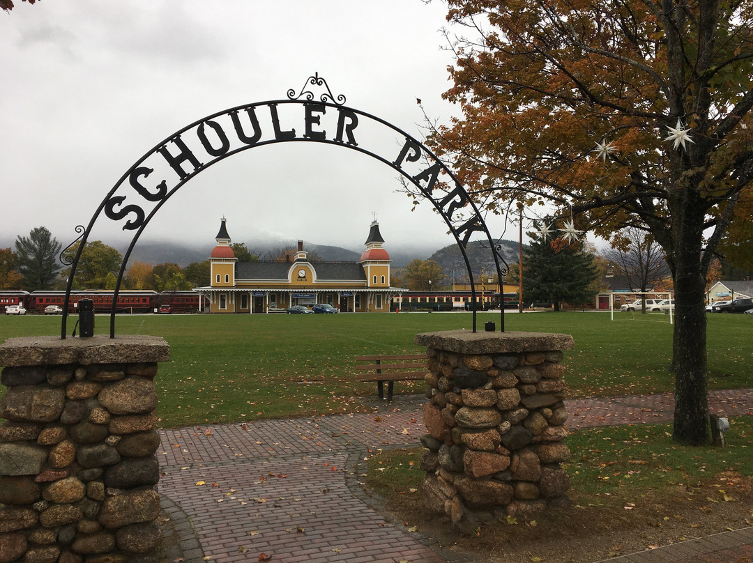 Schouler Park景点图片