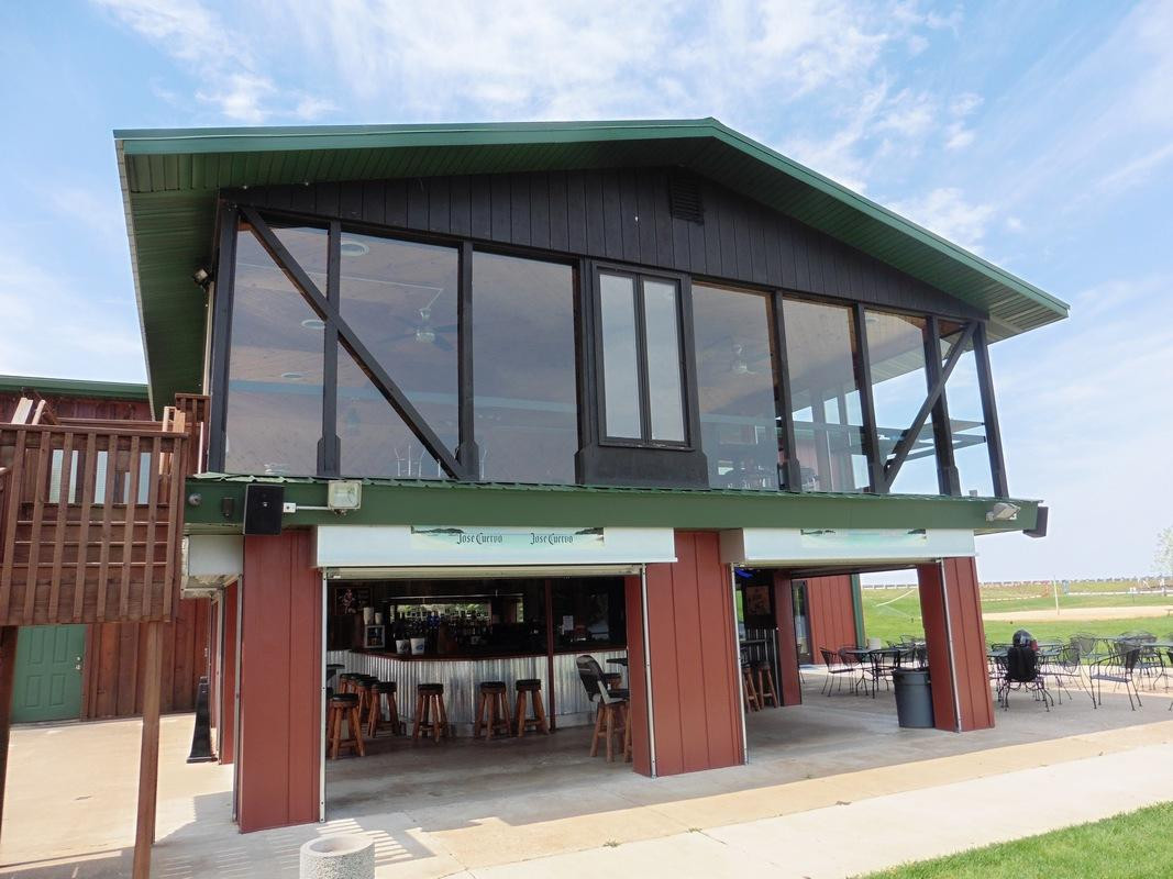 Tiki Beach Bar & Grill-Mosinee必去景点