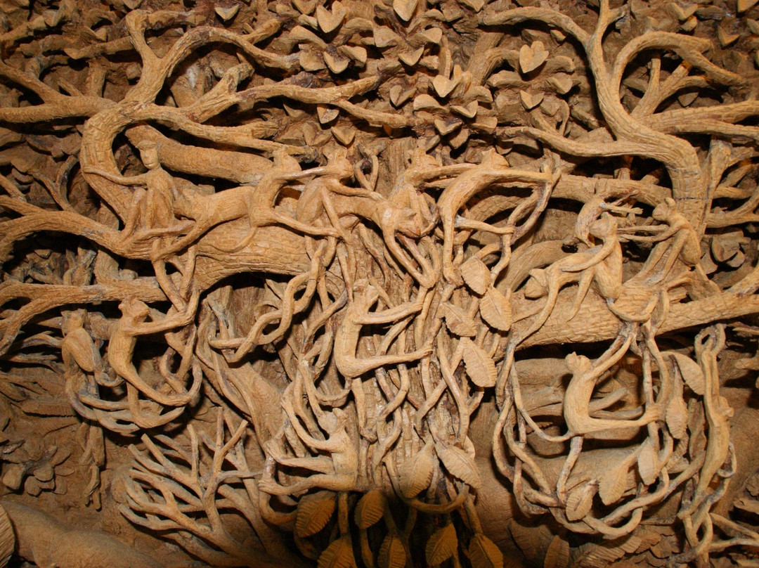 Carved Woods Factory景点图片