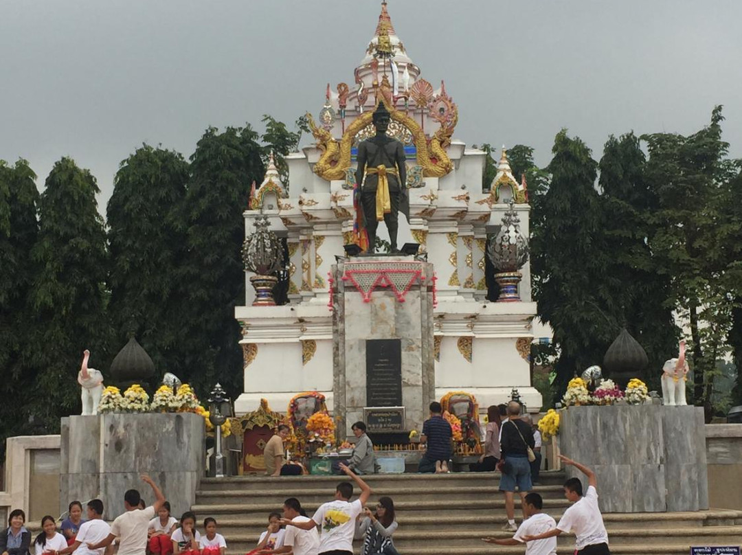 Pho Khun Pha Mueang Memorial景点图片