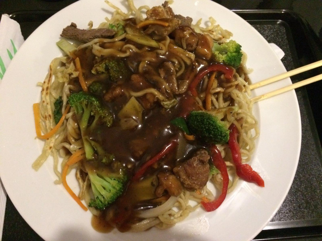 Aguas Claras餐馆和美食-Katsu Lamen