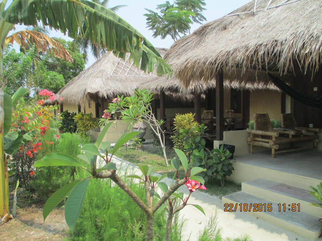 Selong Belanak Lombok (SBL) Resorts & Surf School